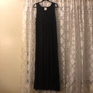 Flattering Black Maxi Dress